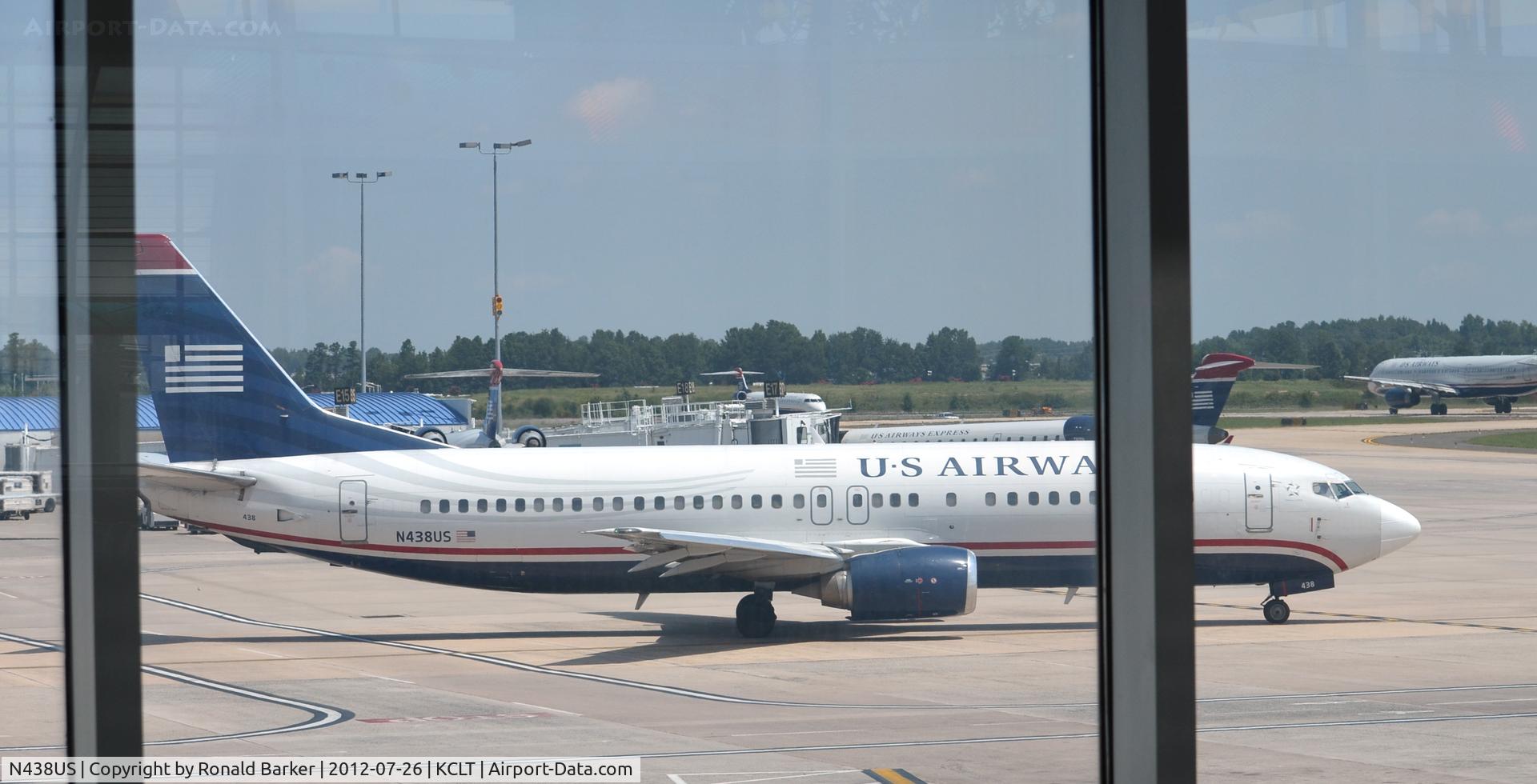 N438US, 1990 Boeing 737-4B7 C/N 24560, CLT