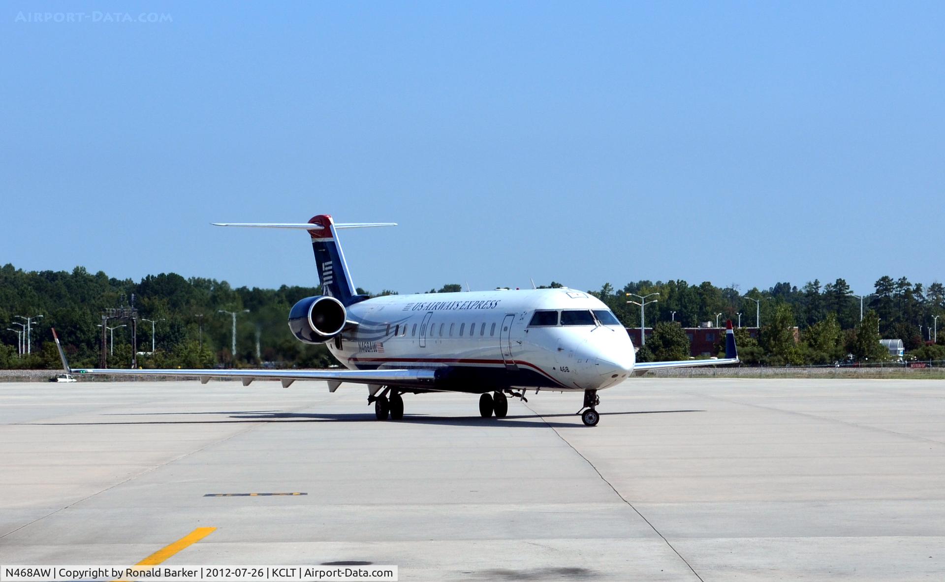 N468AW, 2004 Bombardier CRJ-200LR (CL-600-2B19) C/N 7916, Taxi CLT