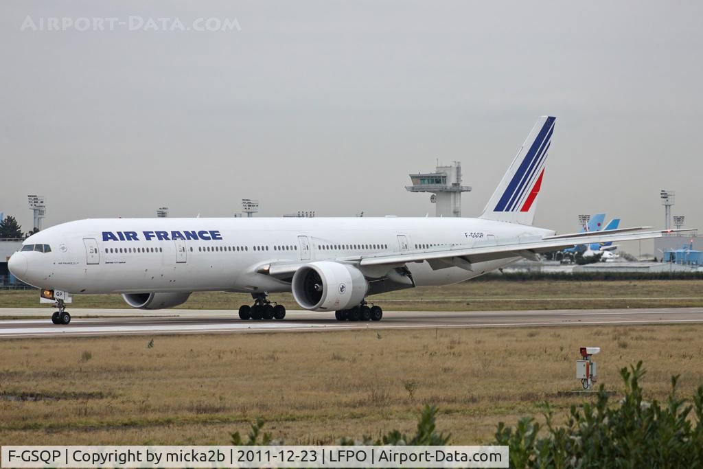 F-GSQP, 2006 Boeing 777-328/ER C/N 35676, Taxiing