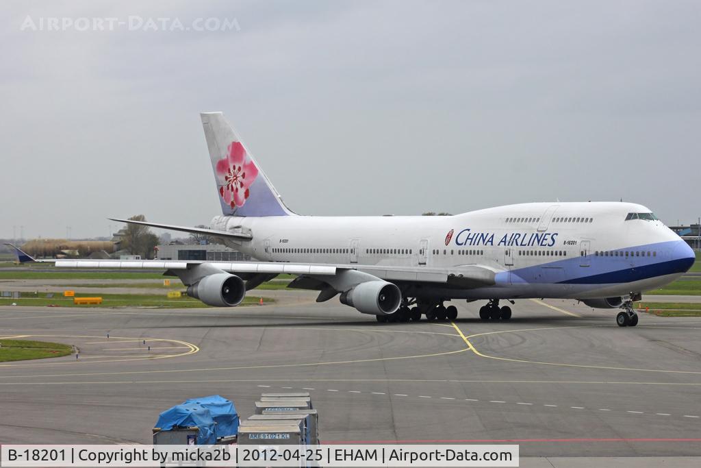 B-18201, 1997 Boeing 747-409 C/N 28709, Taxiing