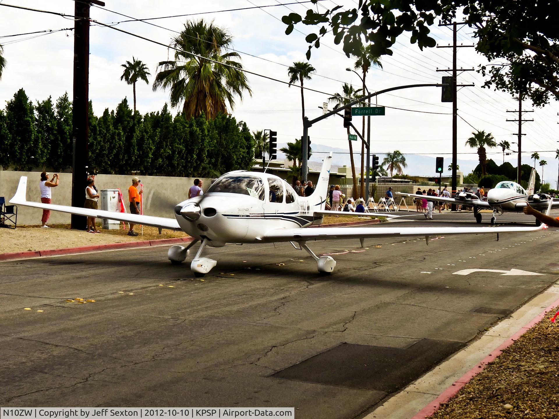 N10ZW, 2001 Cirrus SR22 C/N 0055, AOPA 2012 Parade at Palm Springs.