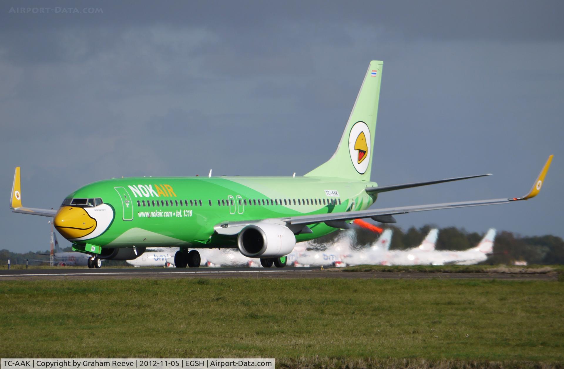 TC-AAK, 2007 Boeing 737-8FH C/N 35094/2195, Just landed in it's new colour scheme.