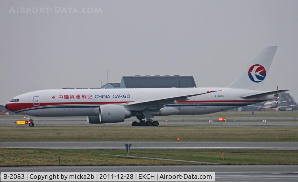 B-2083, 2011 Boeing 777-F6N C/N 37717, Taxiing