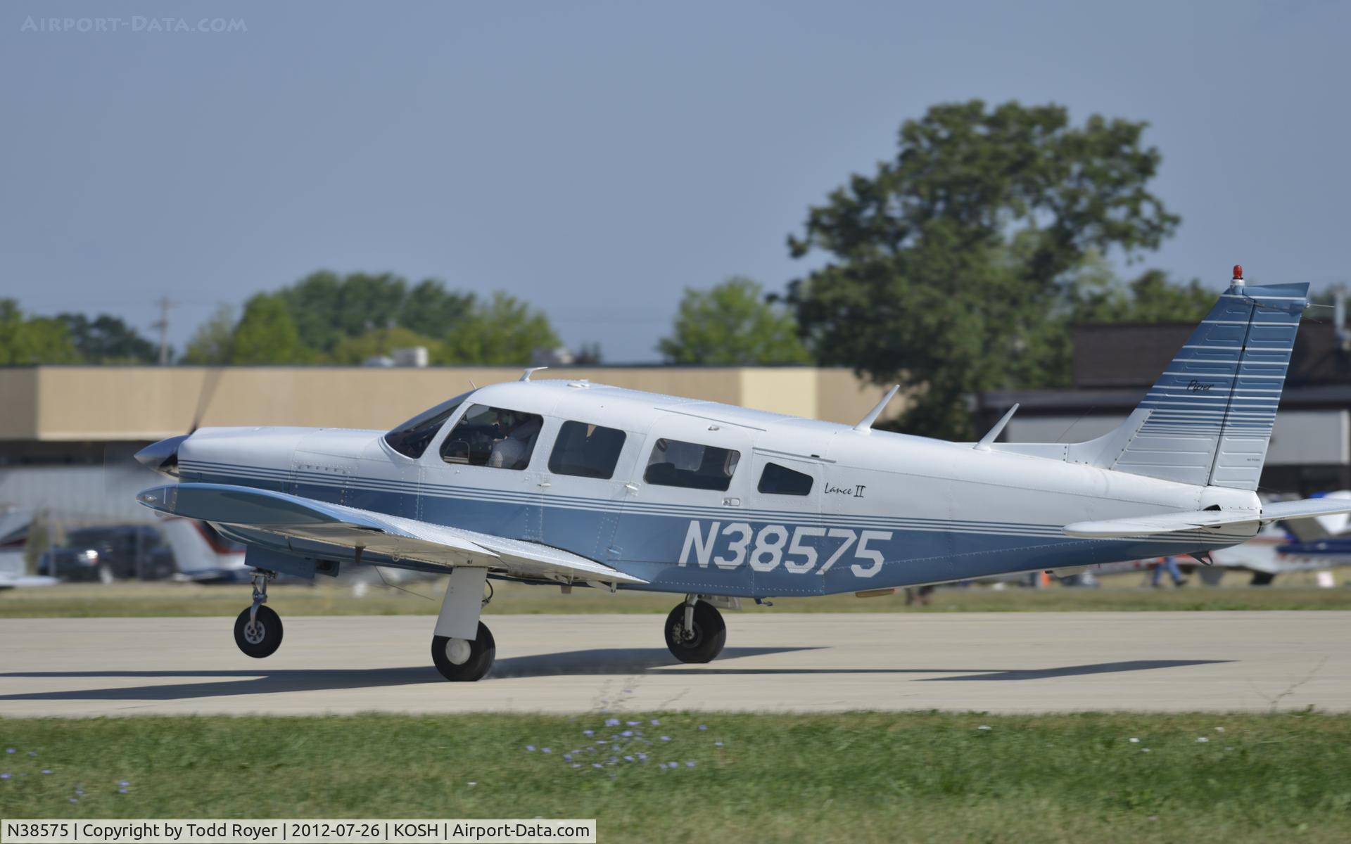 N38575, 1977 Piper PA-32R-300 Cherokee Lance C/N 32R-7780444, Airventure 2012