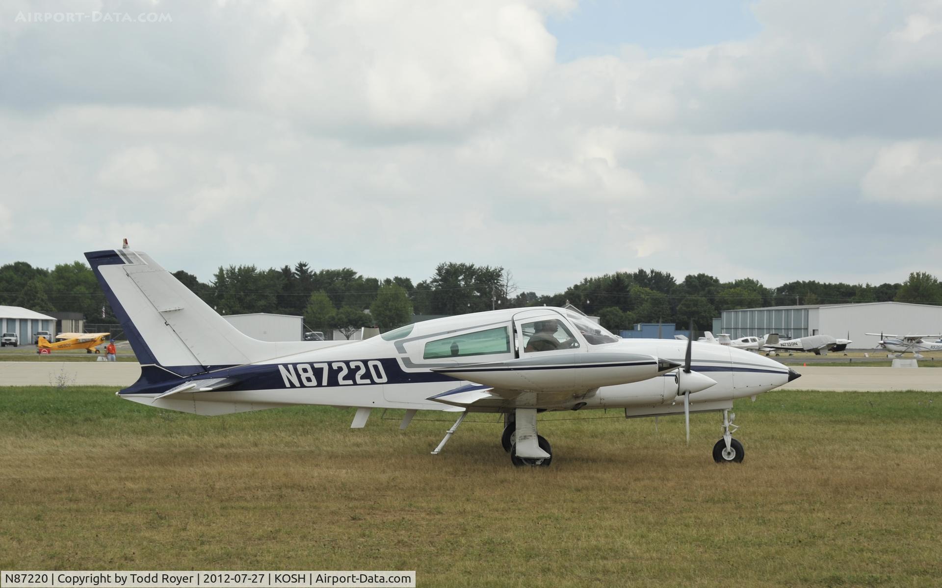 N87220, 1975 Cessna 310R C/N 310R0305, Airventure 2012