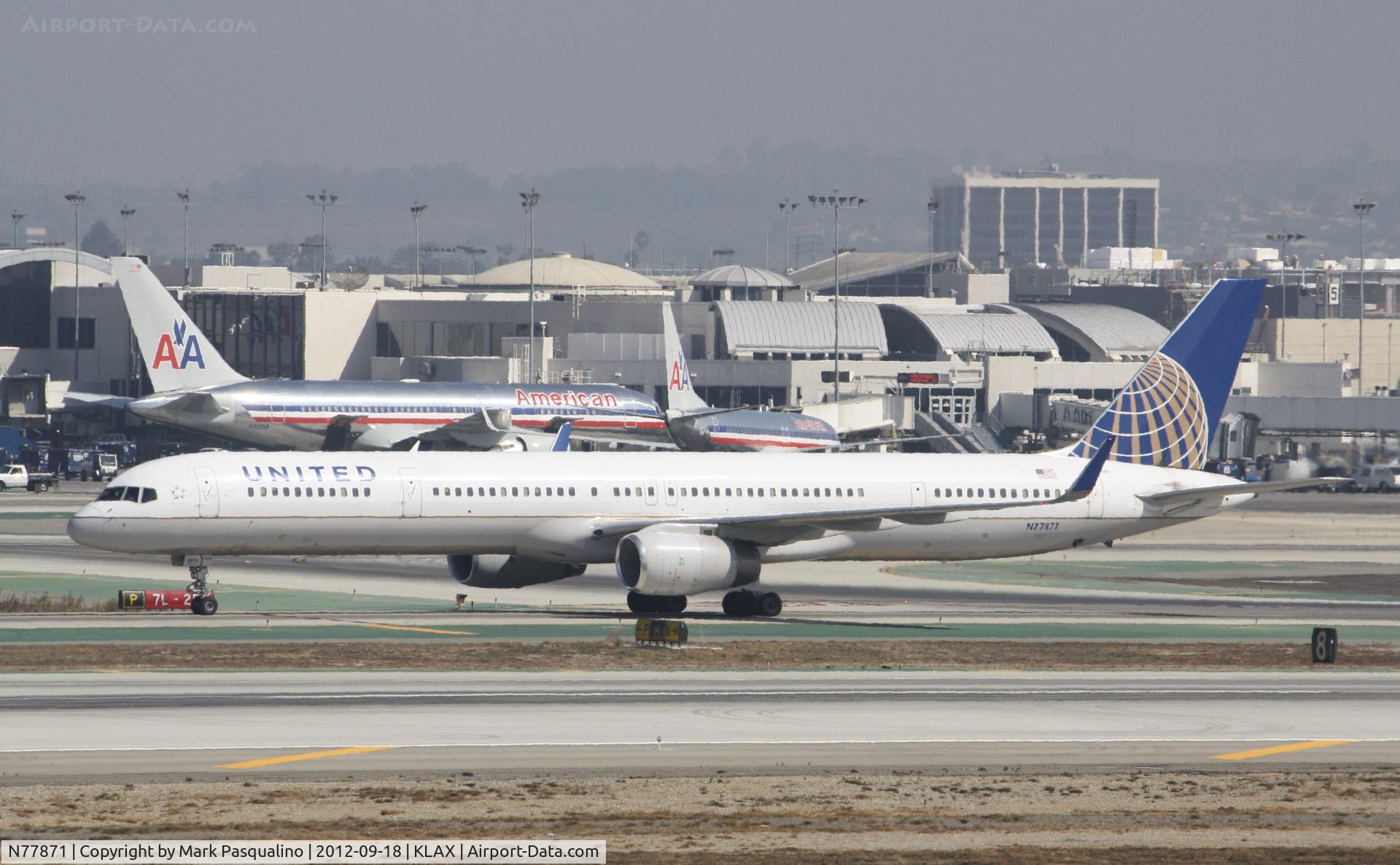 N77871, 2003 Boeing 757-33N C/N 33526, Boeing 757-300