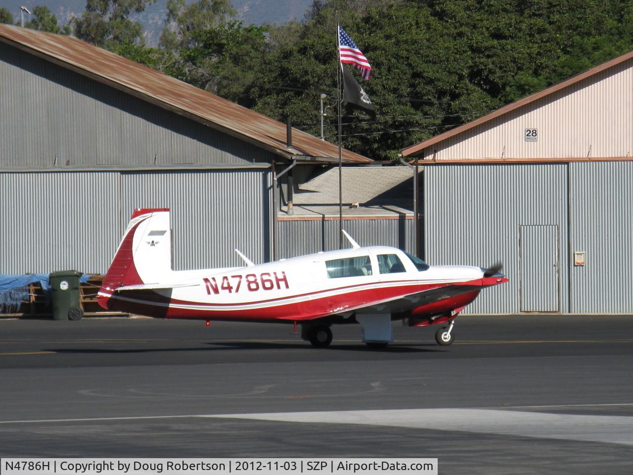 N4786H, 1979 Mooney M20J 201 C/N 24-0876, 1979 Mooney M20J 201, Lycoming IO-360 A&C 200 Hp, stunning refinish, holding short 22