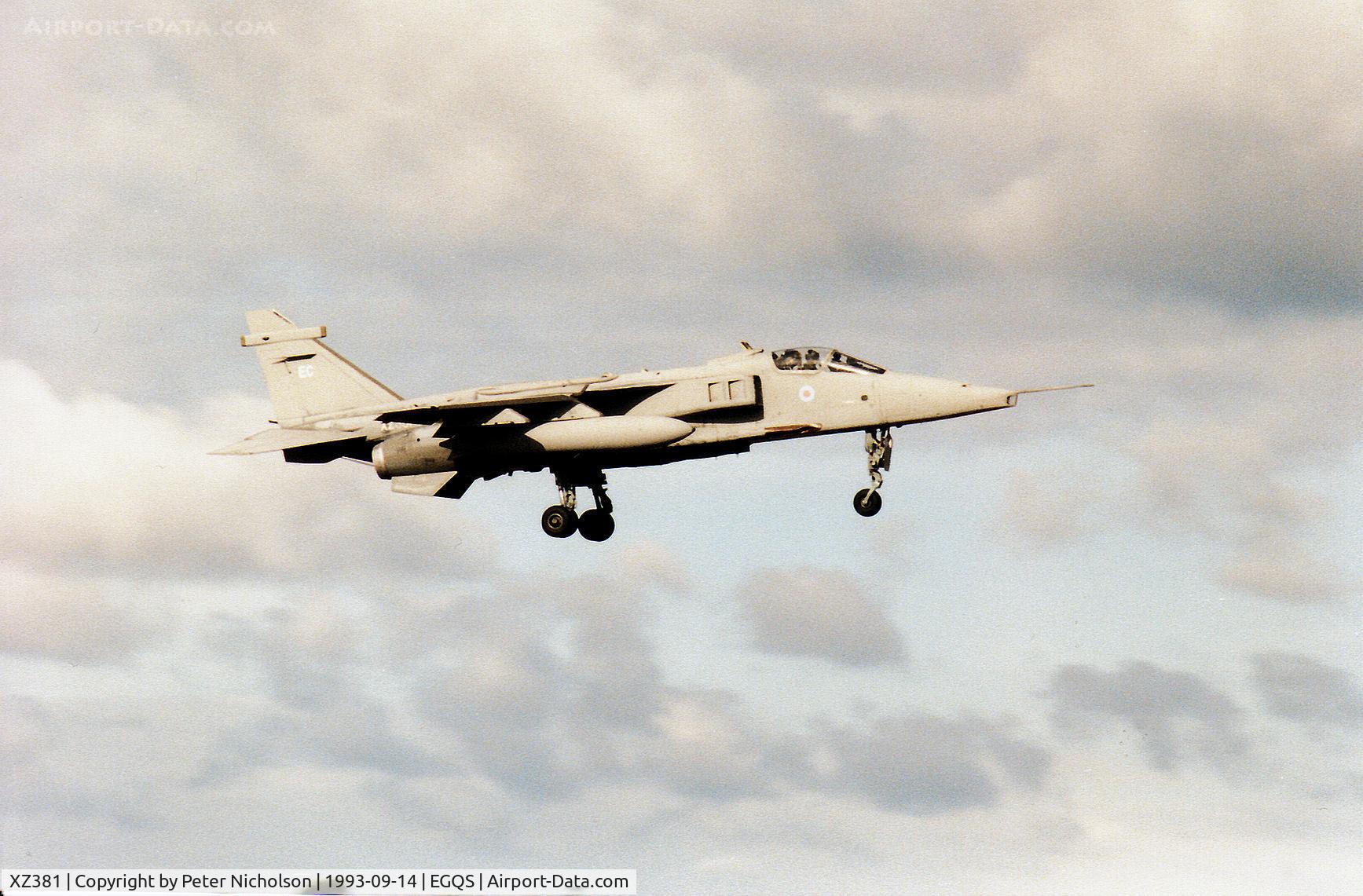 XZ381, 1977 Sepecat Jaguar GR.1A C/N S.146, Jaguar GR.1A of 6 Squadron at RAF Coltishall on final approach to RAF Lossiemouth in September 1993.