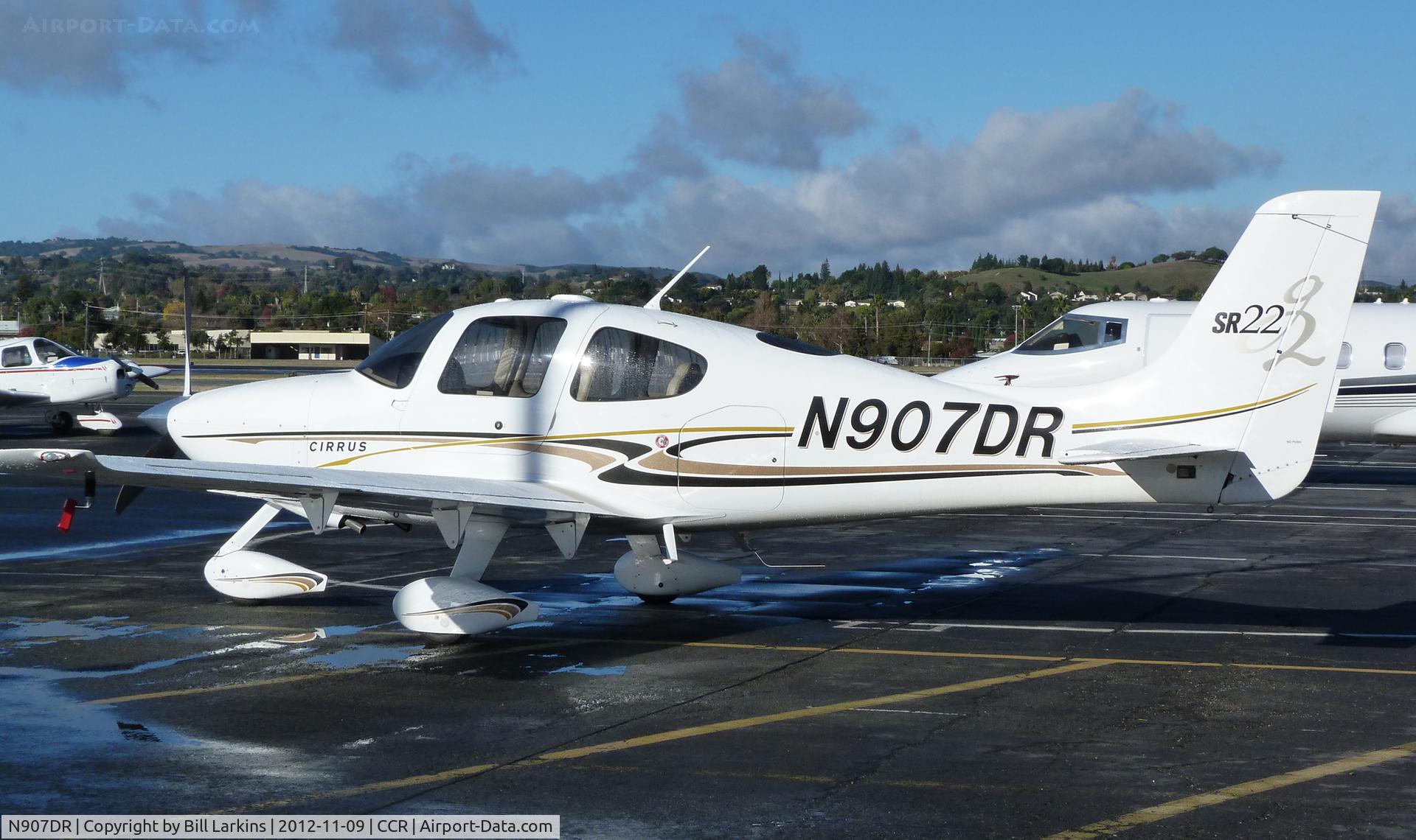N907DR, 2005 Cirrus SR22 C/N 1300, Beautiful Winter lighting.