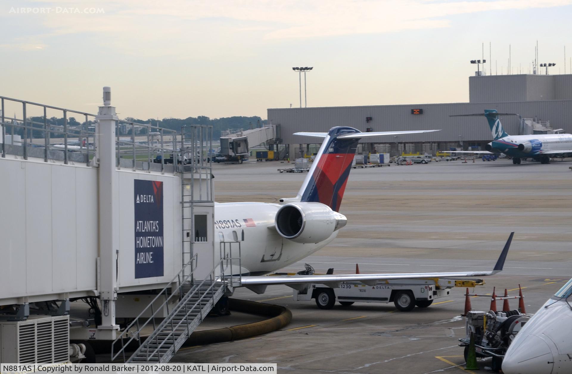 N881AS, 2001 Bombardier CRJ-200ER (CL-600-2B19) C/N 7496, Atlanta
