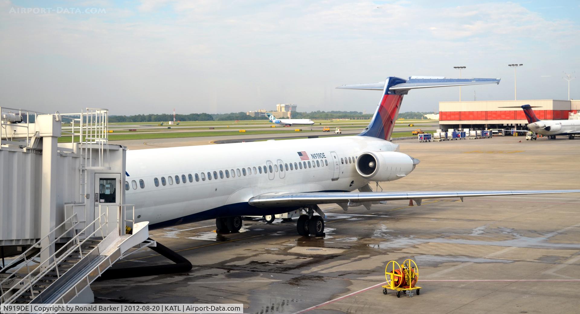 N919DE, 1993 McDonnell Douglas MD-88 C/N 53422, Atlanta