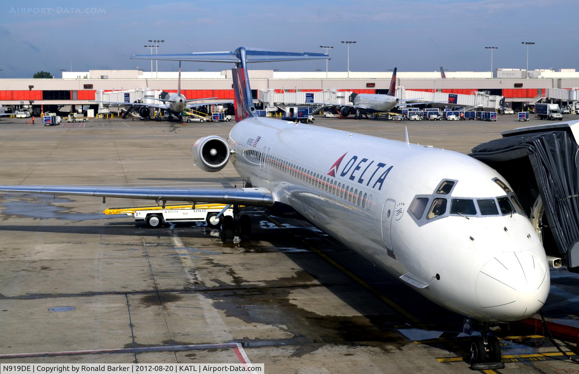 N919DE, 1993 McDonnell Douglas MD-88 C/N 53422, Atlanta
