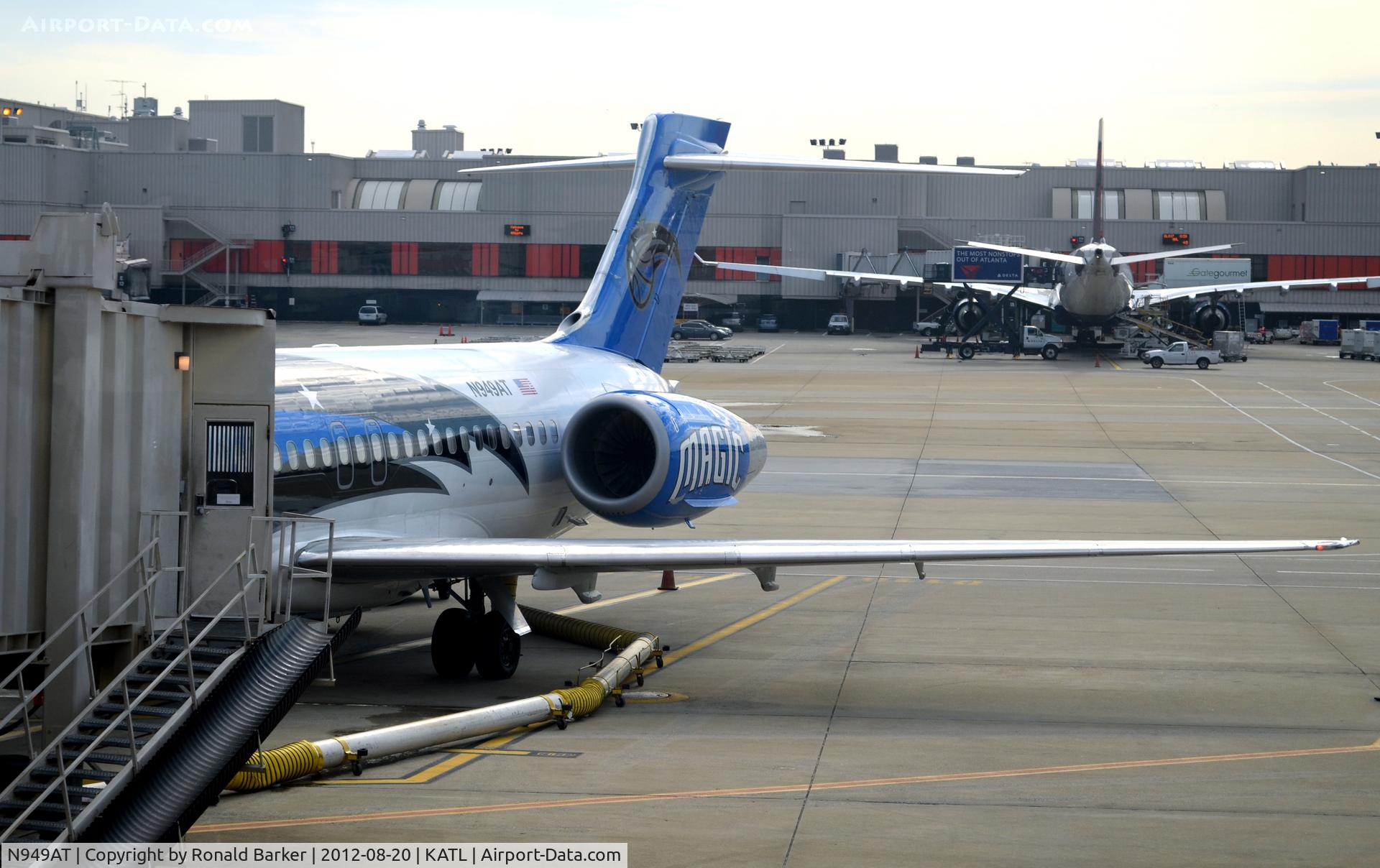 N949AT, 1999 Boeing 717-200 C/N 55003, 