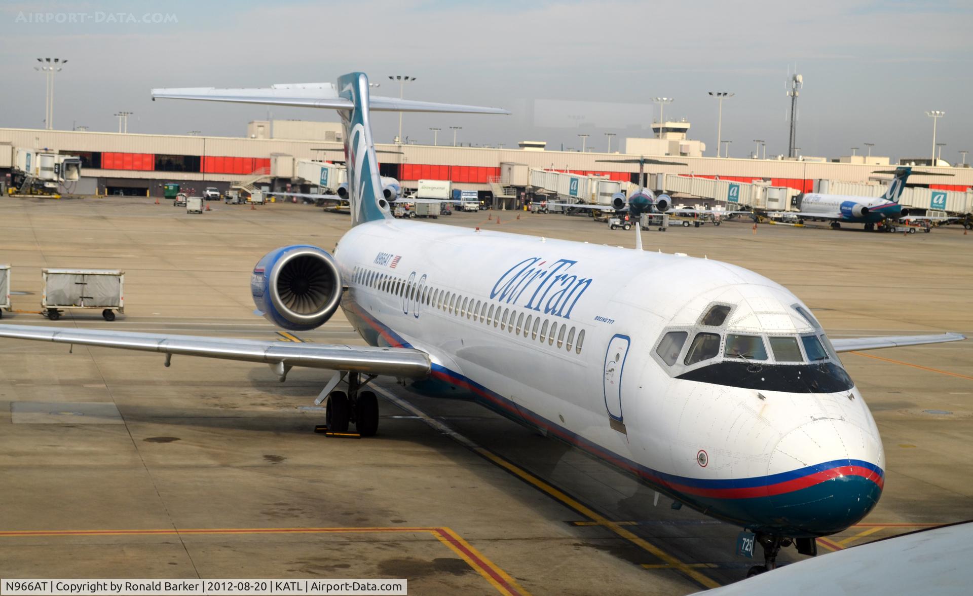 N966AT, 2001 Boeing 717-200 C/N 55027, Atlanta