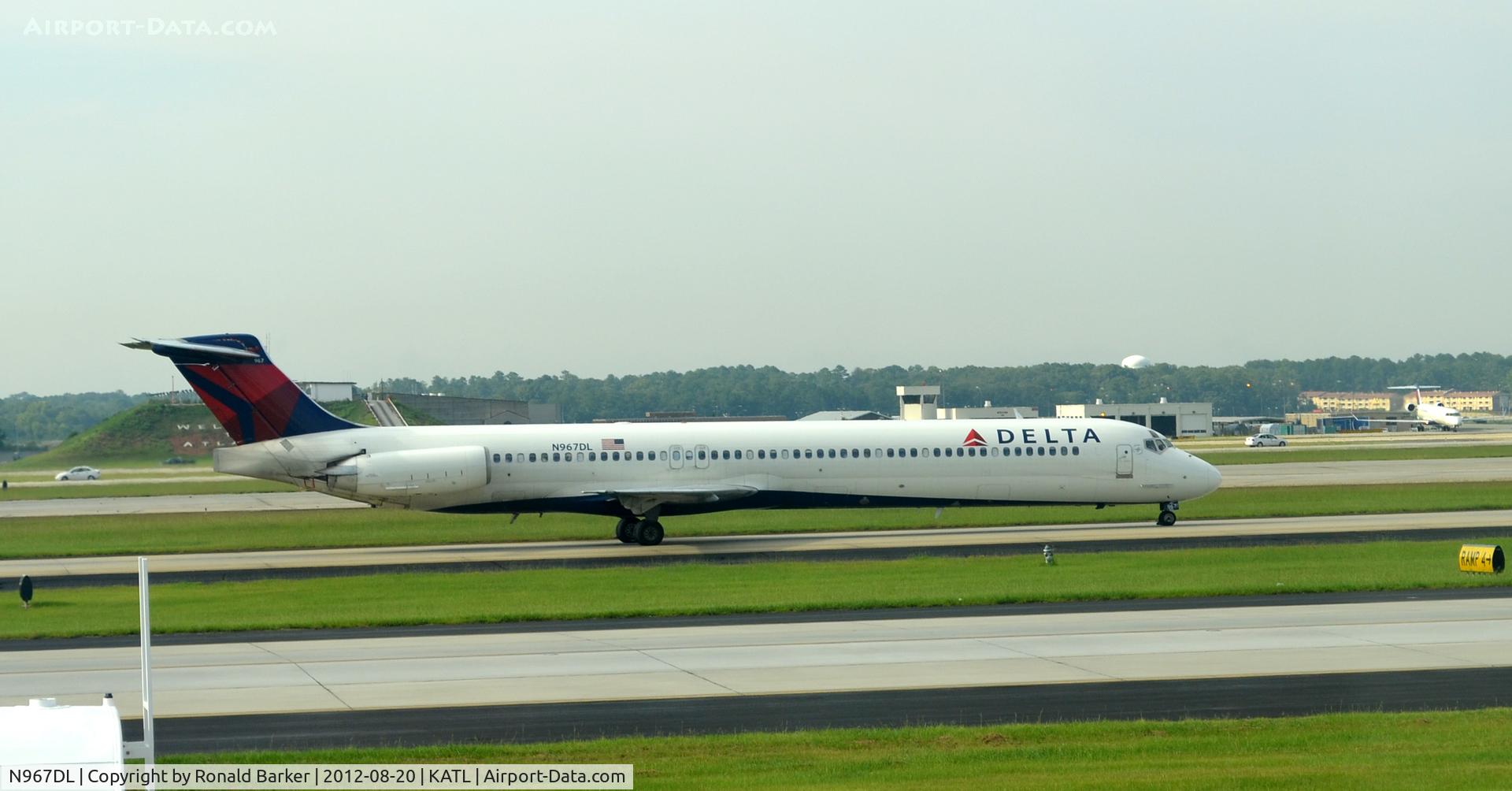 N967DL, 1990 McDonnell Douglas MD-88 C/N 53116, Taxi ATL