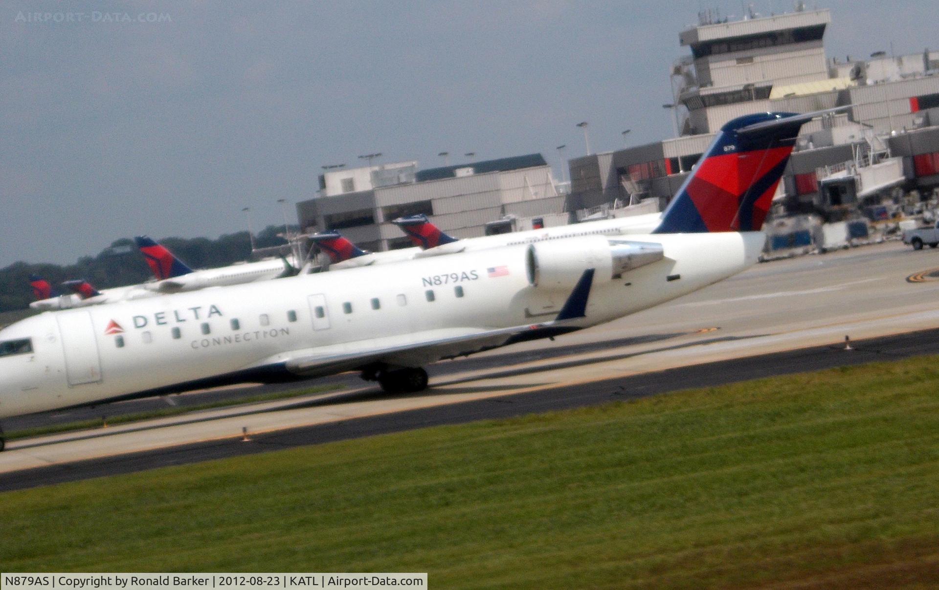 N879AS, 2002 Bombardier CRJ-200ER (CL-600-2B19) C/N 7600, Taxi ATL