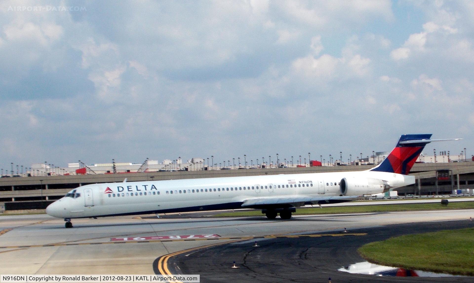 N916DN, 1996 McDonnell Douglas MD-90-30 C/N 53396, Atlanta