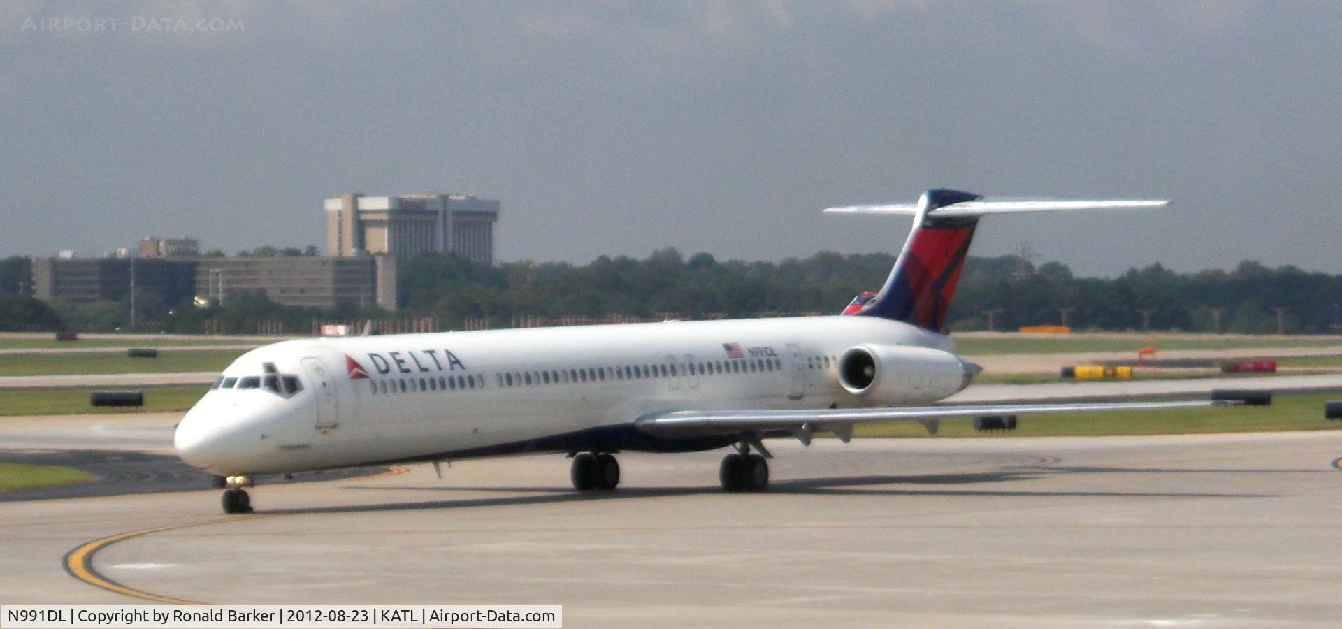 N991DL, 1991 McDonnell Douglas MD-88 C/N 53343, Taxi ATL