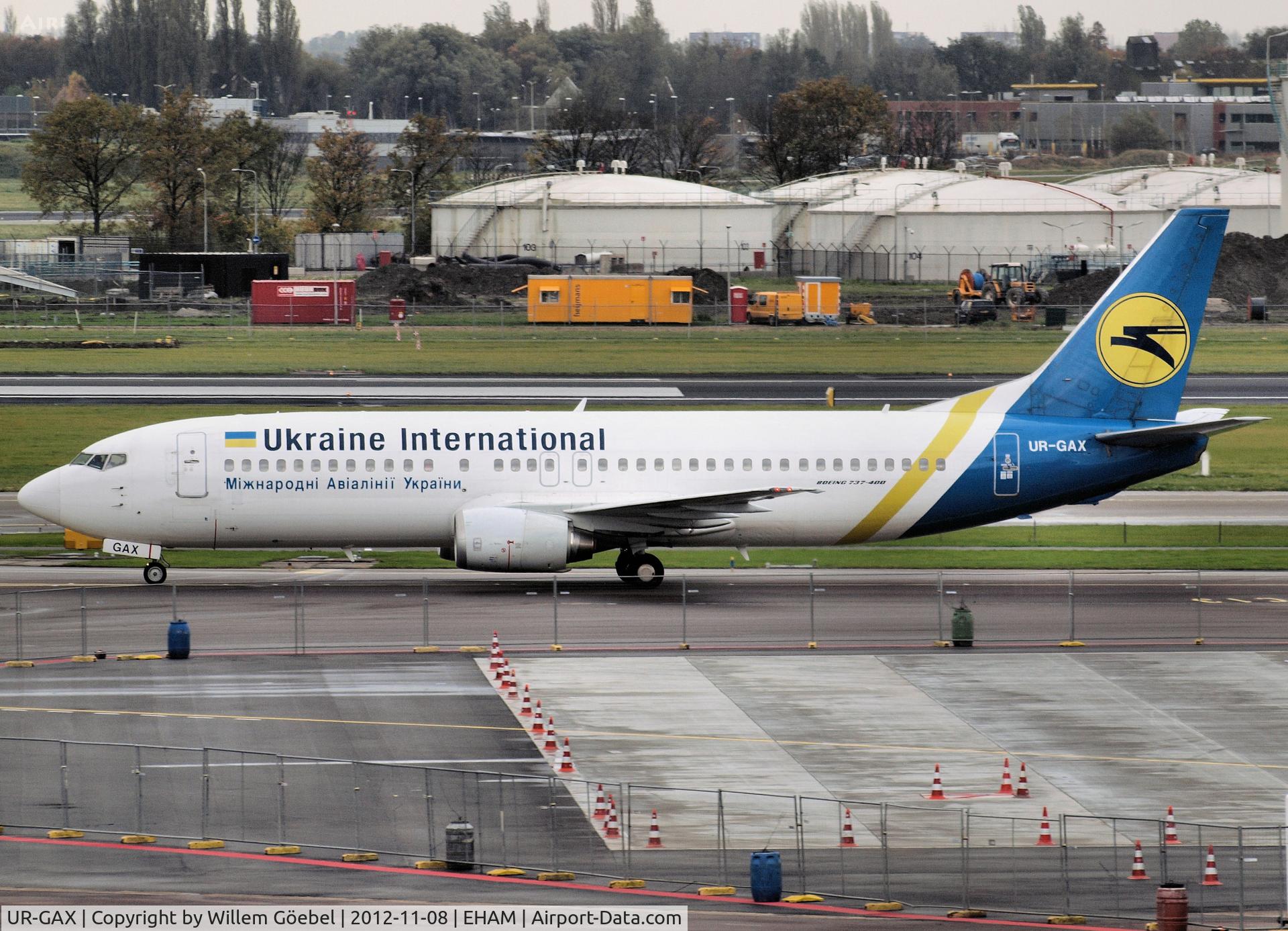 UR-GAX, 1992 Boeing 737-4Y0 C/N 26066, Taxi to the gate of Schiphol Airport