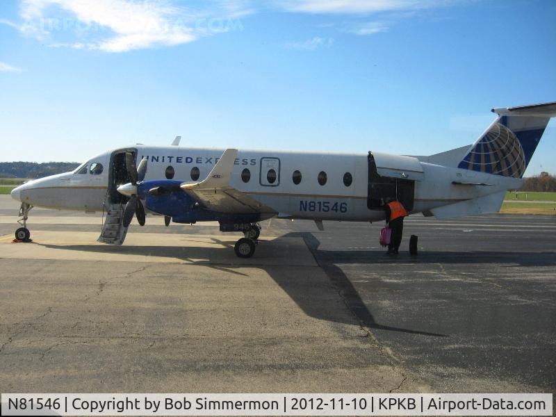 N81546, 1995 Beech 1900D C/N UE-187, On the ramp in Parkersburg, WV