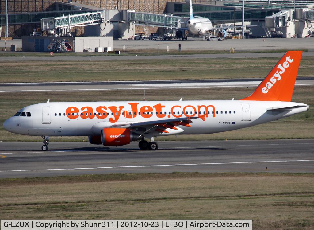 G-EZUX, 2012 Airbus A320-214 C/N 5138, Taxiing to the Terminal...