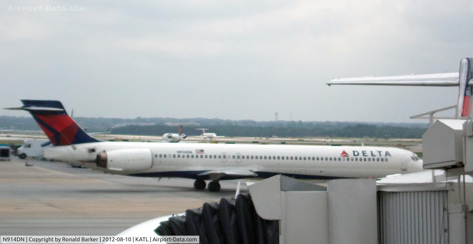 N914DN, 1996 McDonnell Douglas MD-90-30 C/N 53394, Atlanta