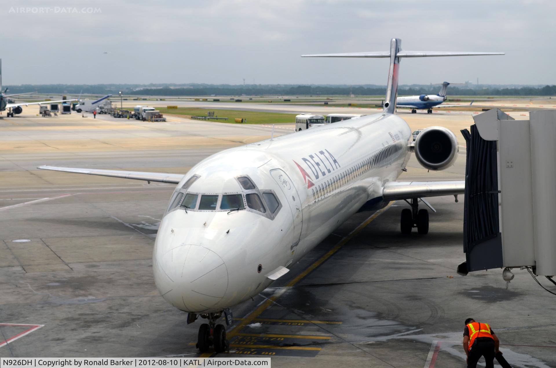 N926DH, 1998 McDonnell Douglas MD-90-30 C/N 53588, Atlanta