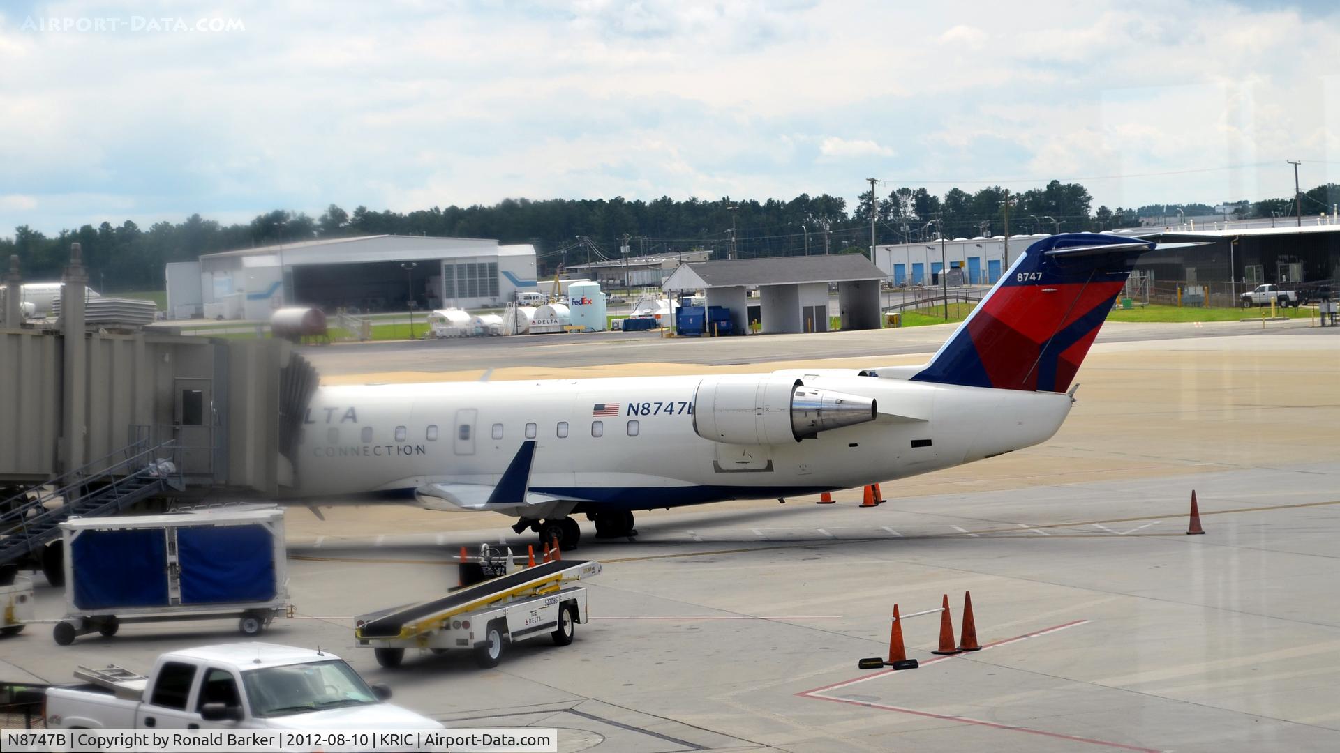 N8747B, 2003 Bombardier CRJ-200 (CL-600-2B19) C/N 7747, Richmond