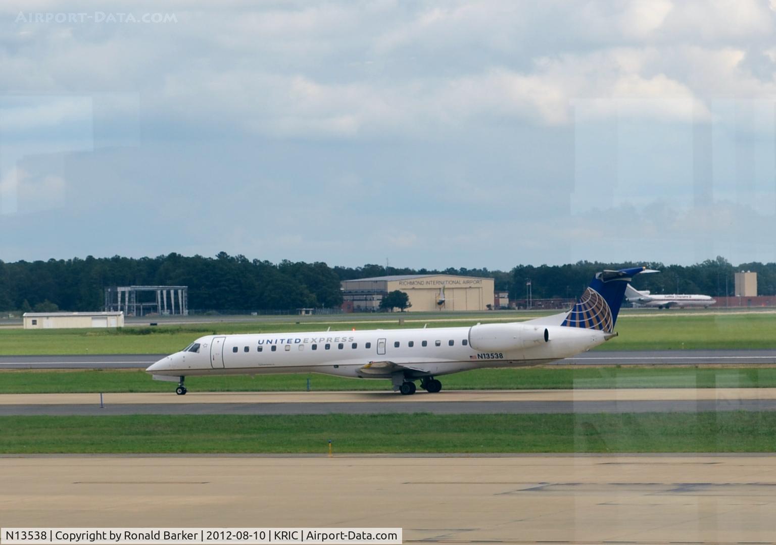 N13538, 2001 Embraer ERJ-145LR (EMB-145LR) C/N 145527, Taxi RIC