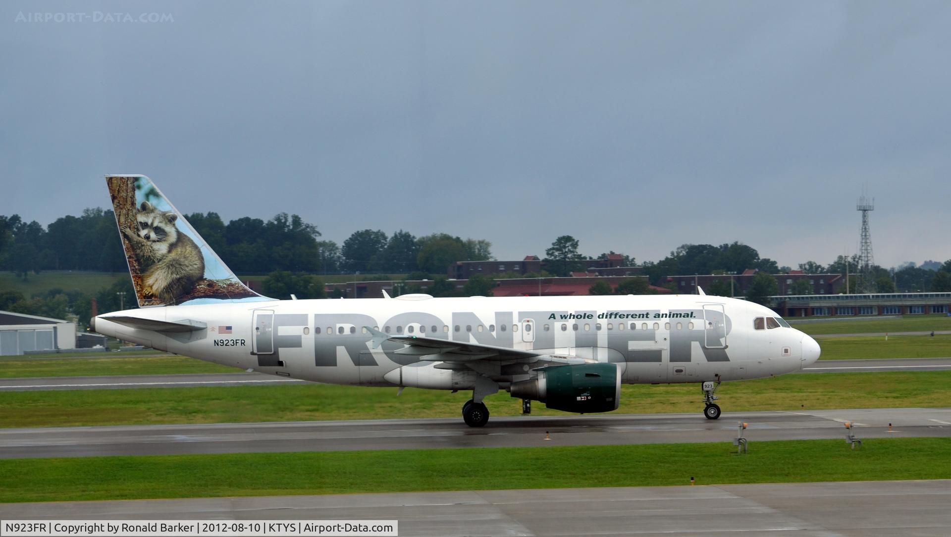 N923FR, 2003 Airbus A319-111 C/N 2019, Taxi TYS