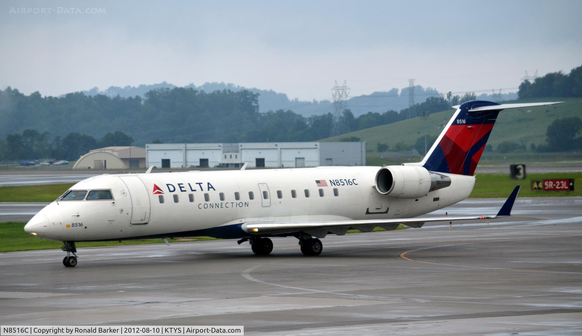 N8516C, 2001 Bombardier CRJ-200LR (CL-600-2B19) C/N 7516, Taxi TYS