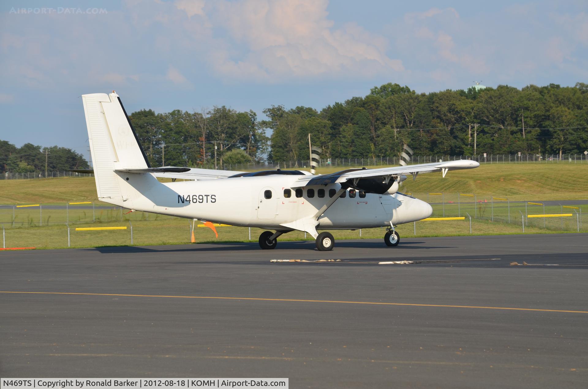 N469TS, 1968 De Havilland Canada DHC-6-200 Twin Otter C/N 149, Taxi Orange
