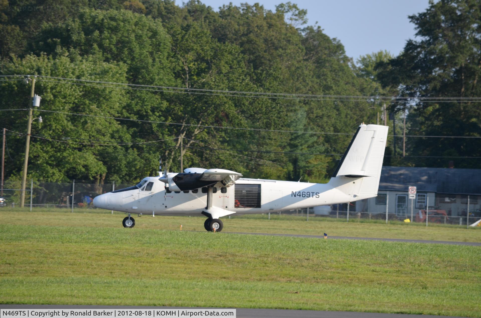 N469TS, 1968 De Havilland Canada DHC-6-200 Twin Otter C/N 149, Takeoff Orange