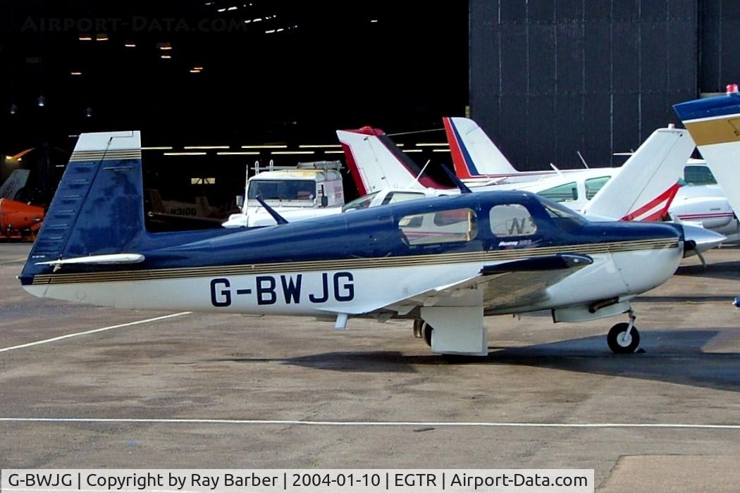 G-BWJG, 1993 Mooney M20J 201 C/N 24-3319, Mooney M.20J Model 201 [24-3319] Elstree~G 10/1/2004.