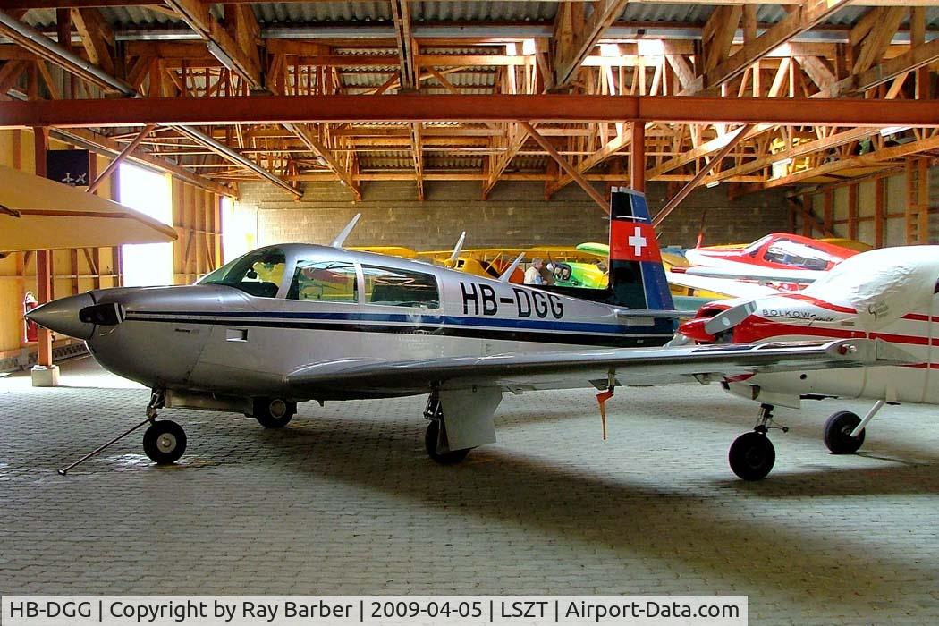 HB-DGG, 1979 Mooney M20J 201 201 C/N 24-0804, Mooney M.20J Model 201 [24-0804] Lommis~HB 05/04/2009.