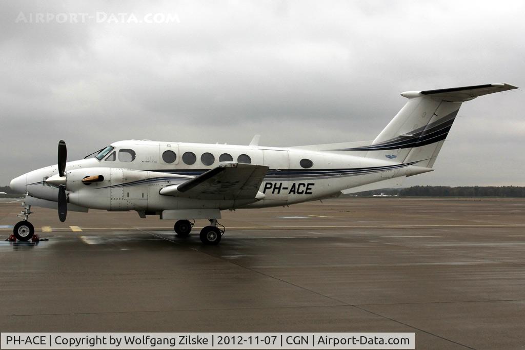 PH-ACE, 1985 Beech 300 C/N FA-80, visitor