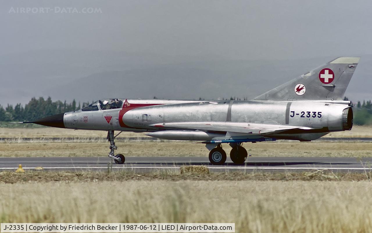 J-2335, Dassault (F+W Emmen) Mirage IIIS C/N 17-26-132/1025, taxying to the active