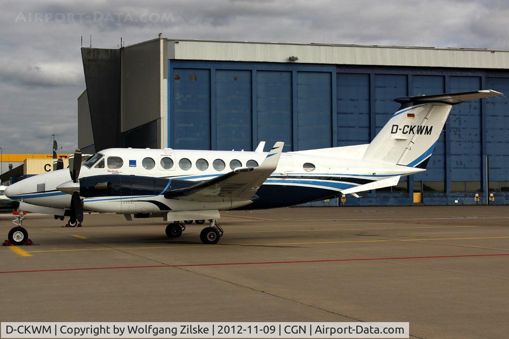 D-CKWM, 1994 Beech Super King Air 350 C/N FL-124, visitor