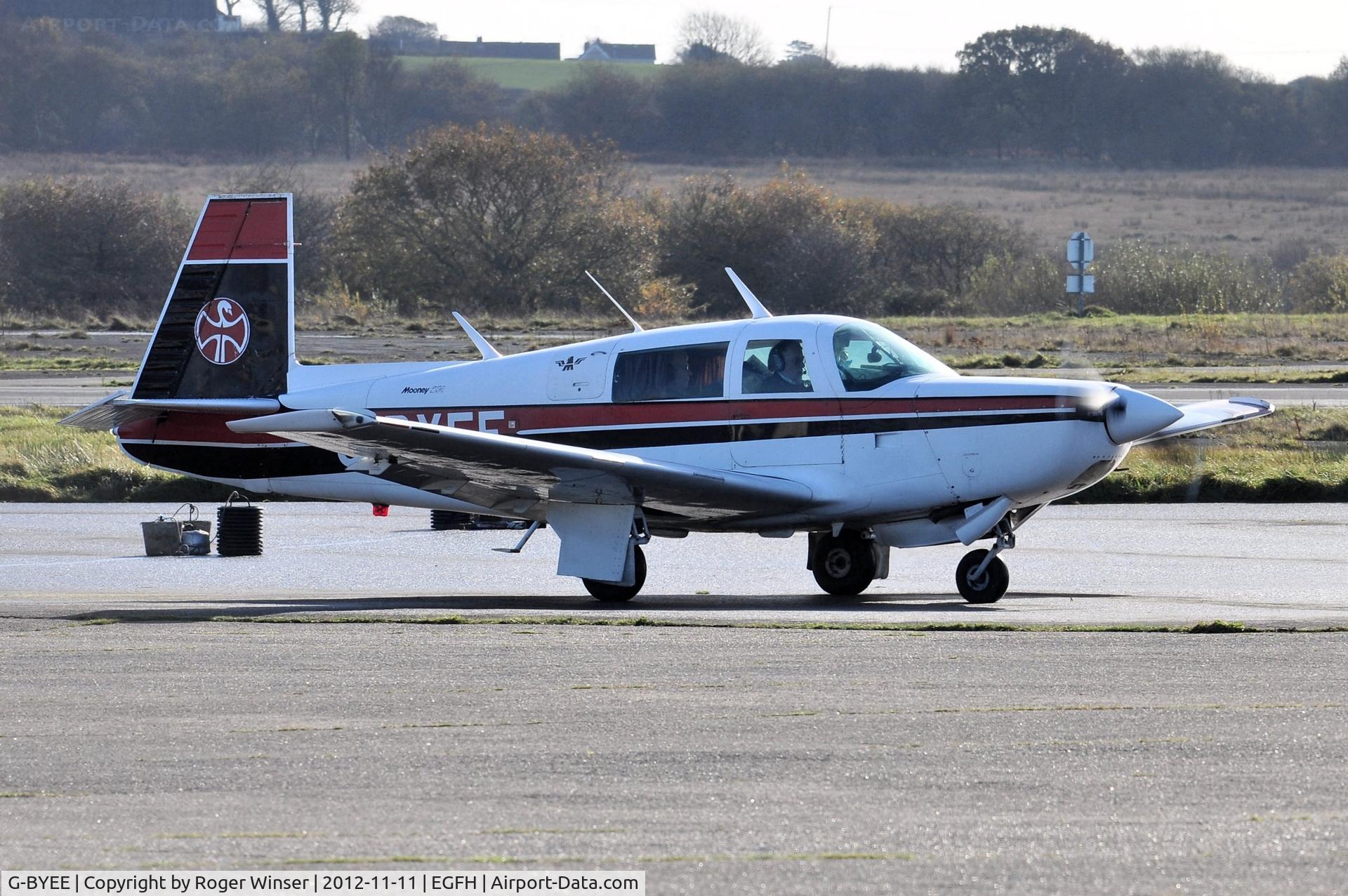 G-BYEE, 1980 Mooney M20K C/N 25-0282, Visiting Mooney 231.