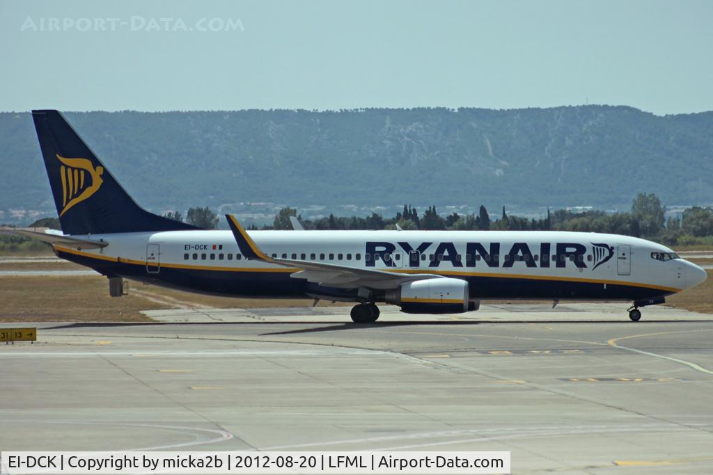 EI-DCK, 2004 Boeing 737-8AS C/N 33565, Taxiing