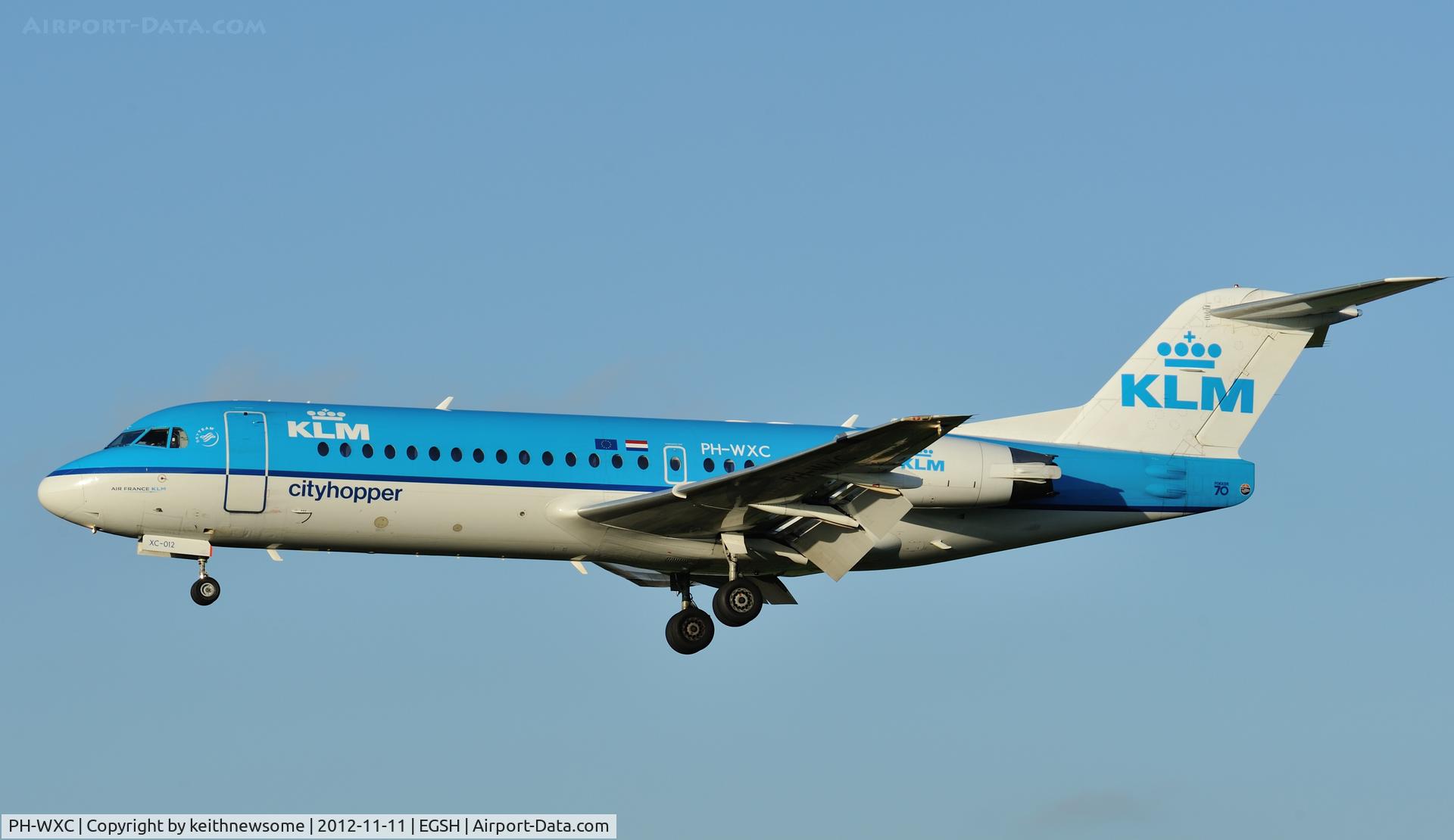 PH-WXC, 1996 Fokker 70 (F-28-0070) C/N 11574, Arriving for maintenance.