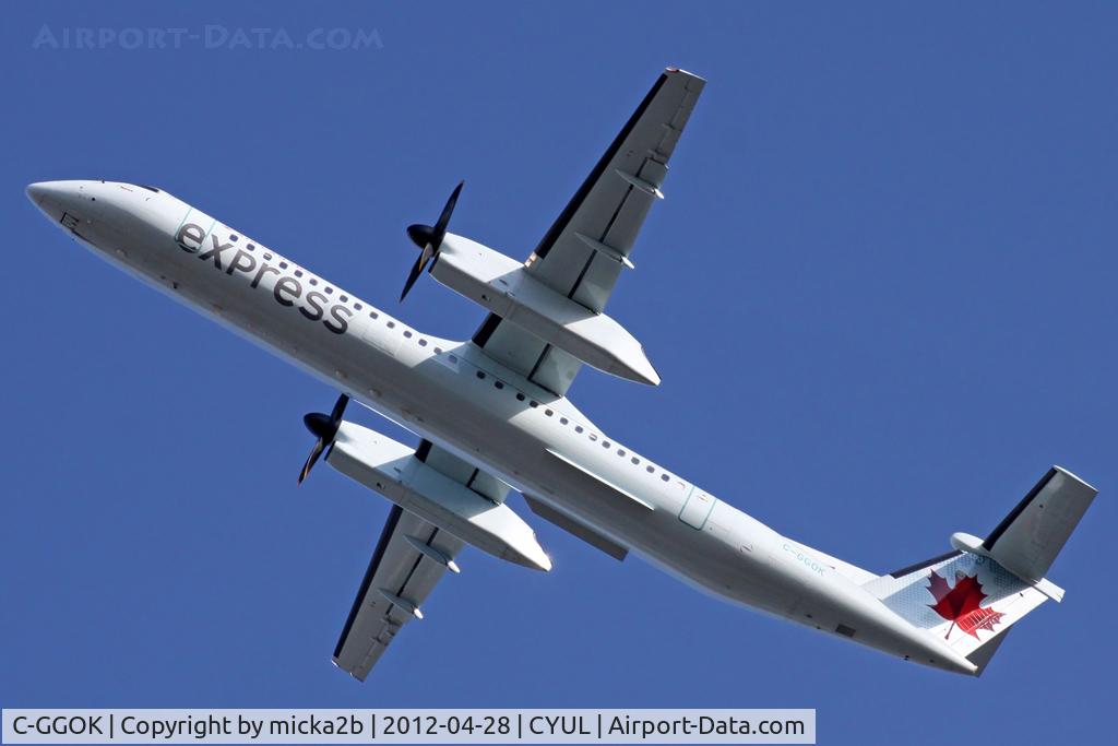 C-GGOK, 2011 De Havilland Canada DHC-8-402Q Dash 8 C/N 4372, Take off