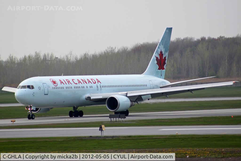 C-GHLA, 1992 Boeing 767-35H C/N 26387, Taxiing