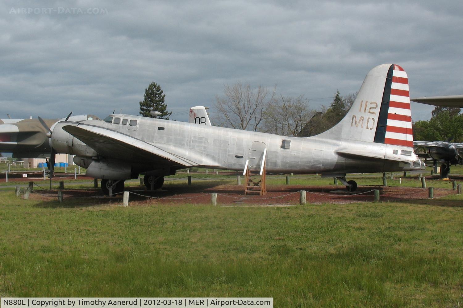 N880L, 1940 Douglas B-23 Dragon C/N 2733, 1940 Douglas B-23, c/n: 2733