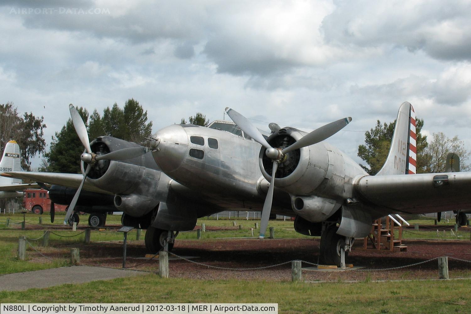 N880L, 1940 Douglas B-23 Dragon C/N 2733, 1940 Douglas B-23, c/n: 2733
