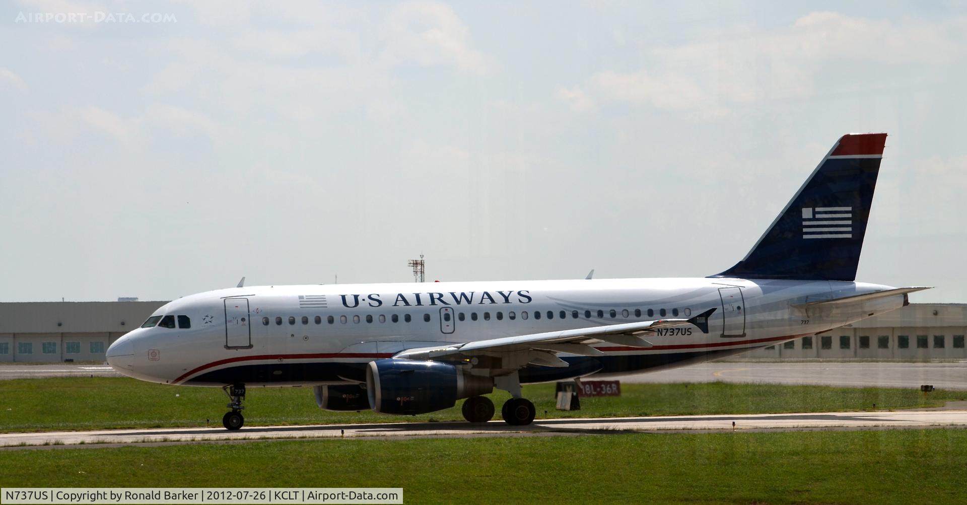 N737US, 2000 Airbus A319-112 C/N 1245, Taxi CLT
