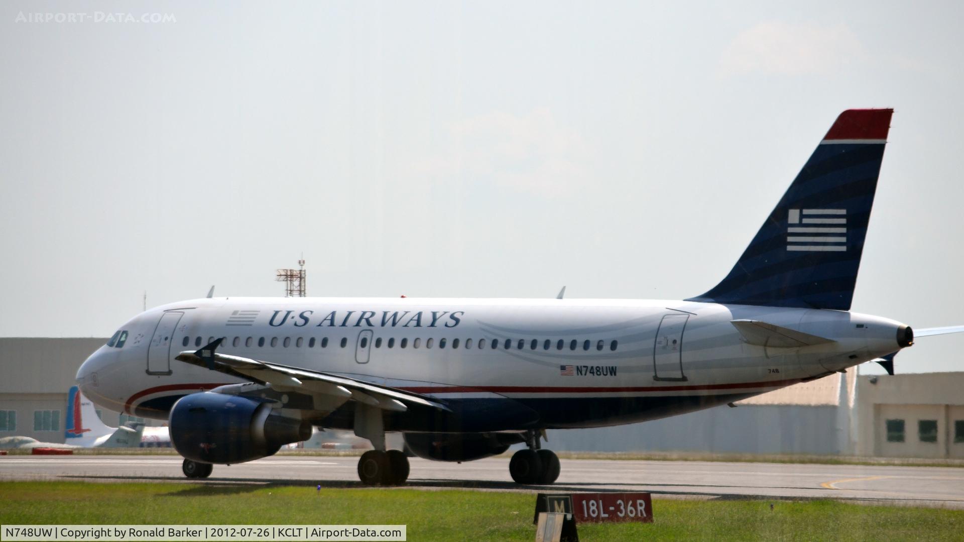 N748UW, 2000 Airbus A319-112 C/N 1311, Taxi CLT, NC