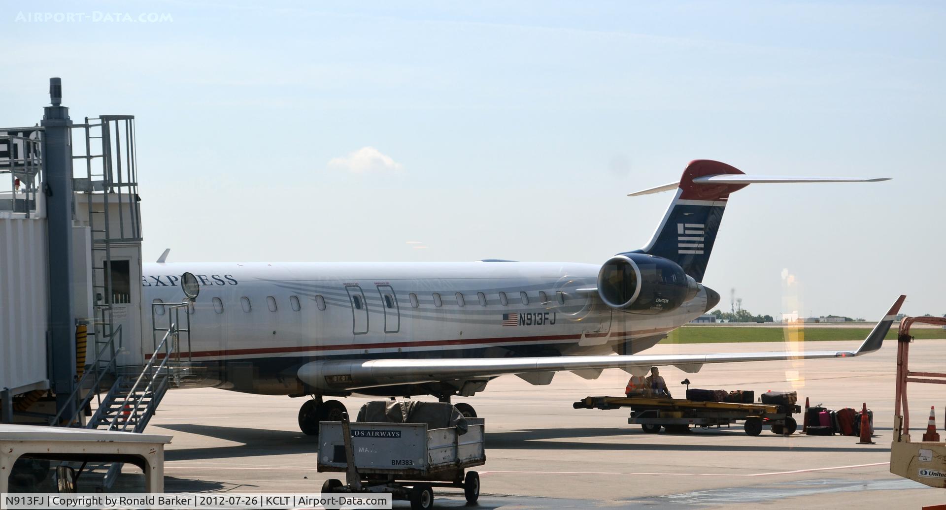 N913FJ, 2004 Bombardier CRJ-900ER (CL-600-2D24) C/N 15013, CLT, NC
