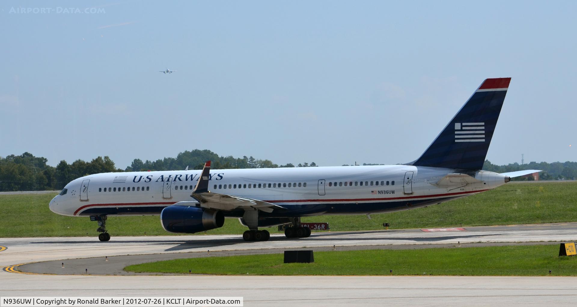 N936UW, 1994 Boeing 757-2B7 C/N 27244, Taxi CLT