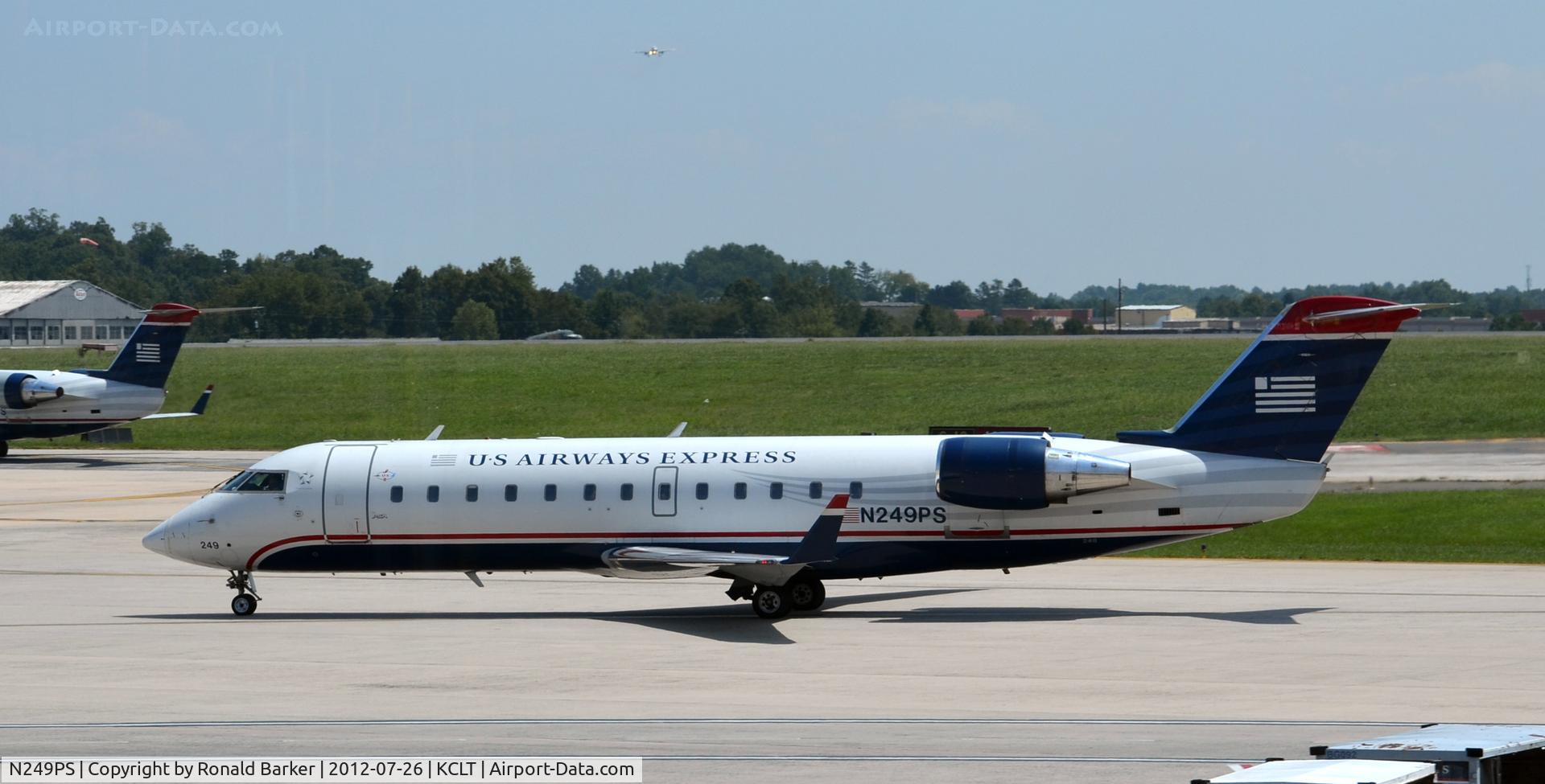 N249PS, 2004 Bombardier CRJ-200ER (CL-600-2B19) C/N 7926, Taxi CLT